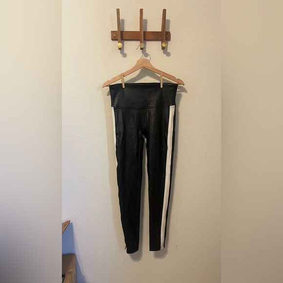 Spanx - Faux Leather Stripe Legging in Very Black/White size Large - Picture 6 of 10